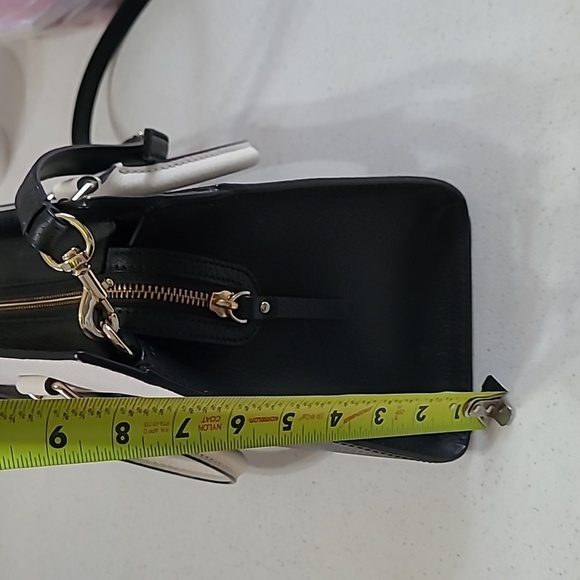 Kate Spade black & cream handbag with optional shoulder strap - Picture 6 of 16
